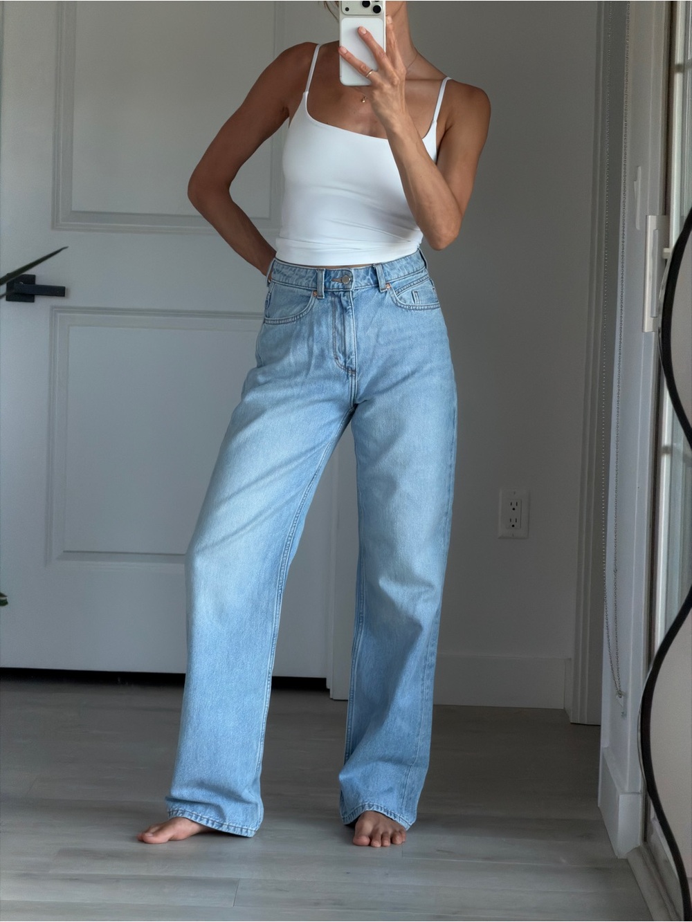 ZARA High Rise Wide Leg Jeans Light Wash Size 4